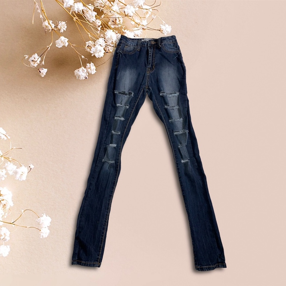 Medium Wash Distressed Jean